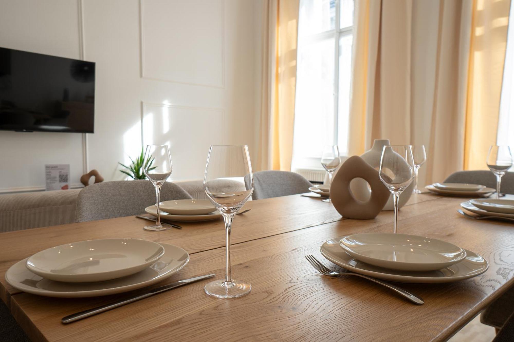 Vibrant 107 M2 Flat In The City Center Вена Экстерьер фото
