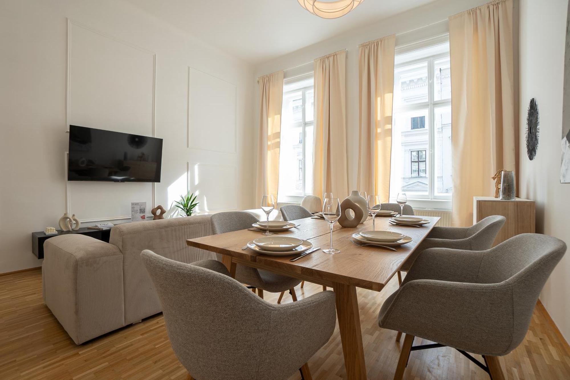Vibrant 107 M2 Flat In The City Center Вена Экстерьер фото