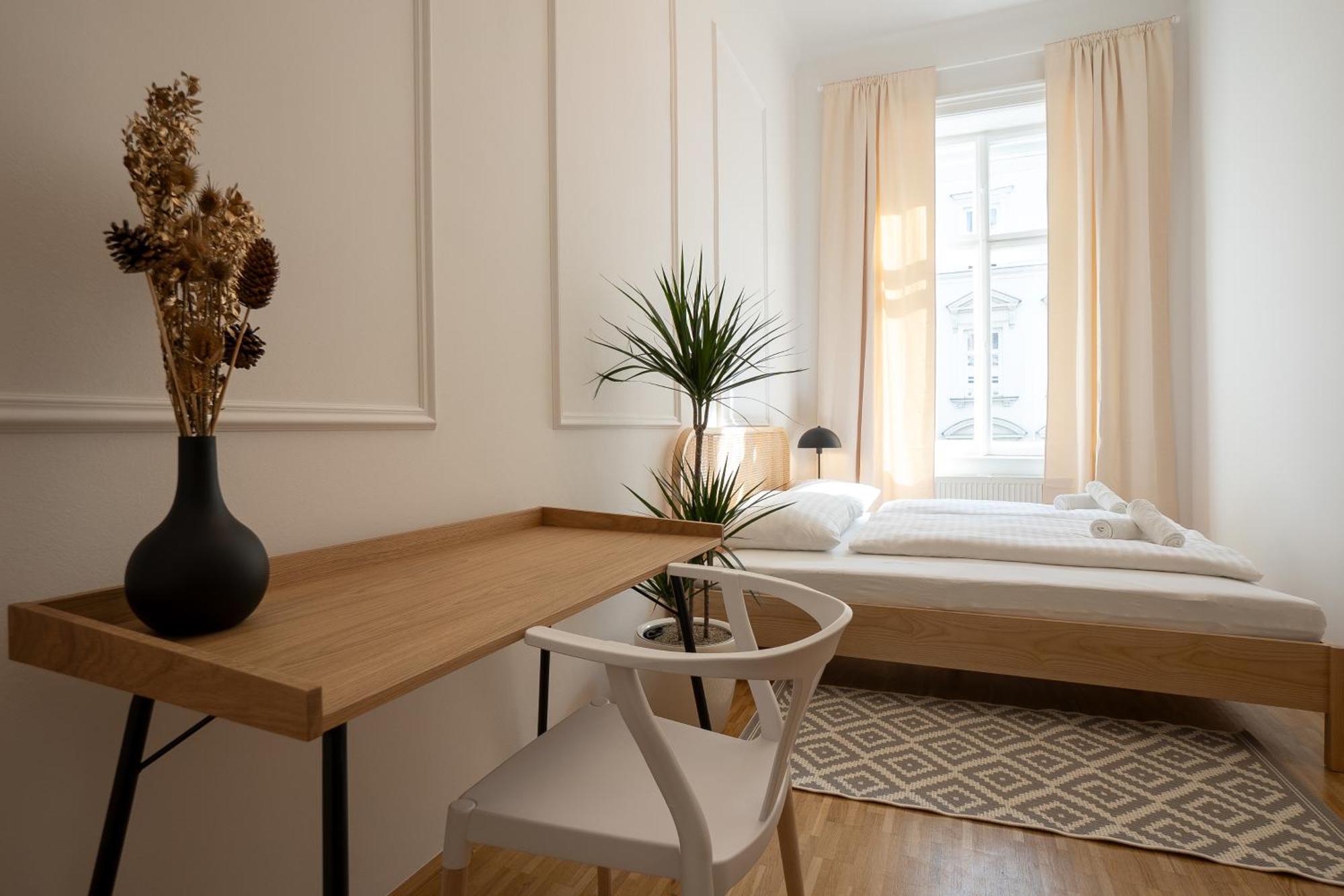 Vibrant 107 M2 Flat In The City Center Вена Экстерьер фото