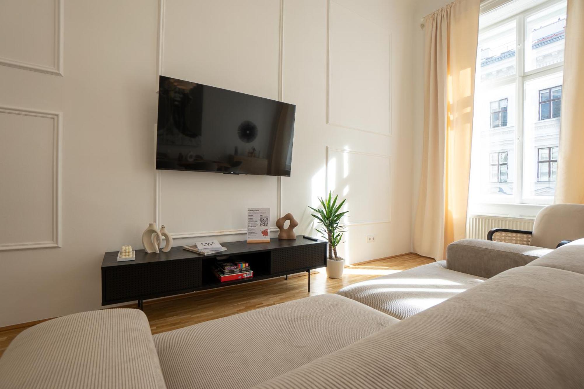 Vibrant 107 M2 Flat In The City Center Вена Экстерьер фото